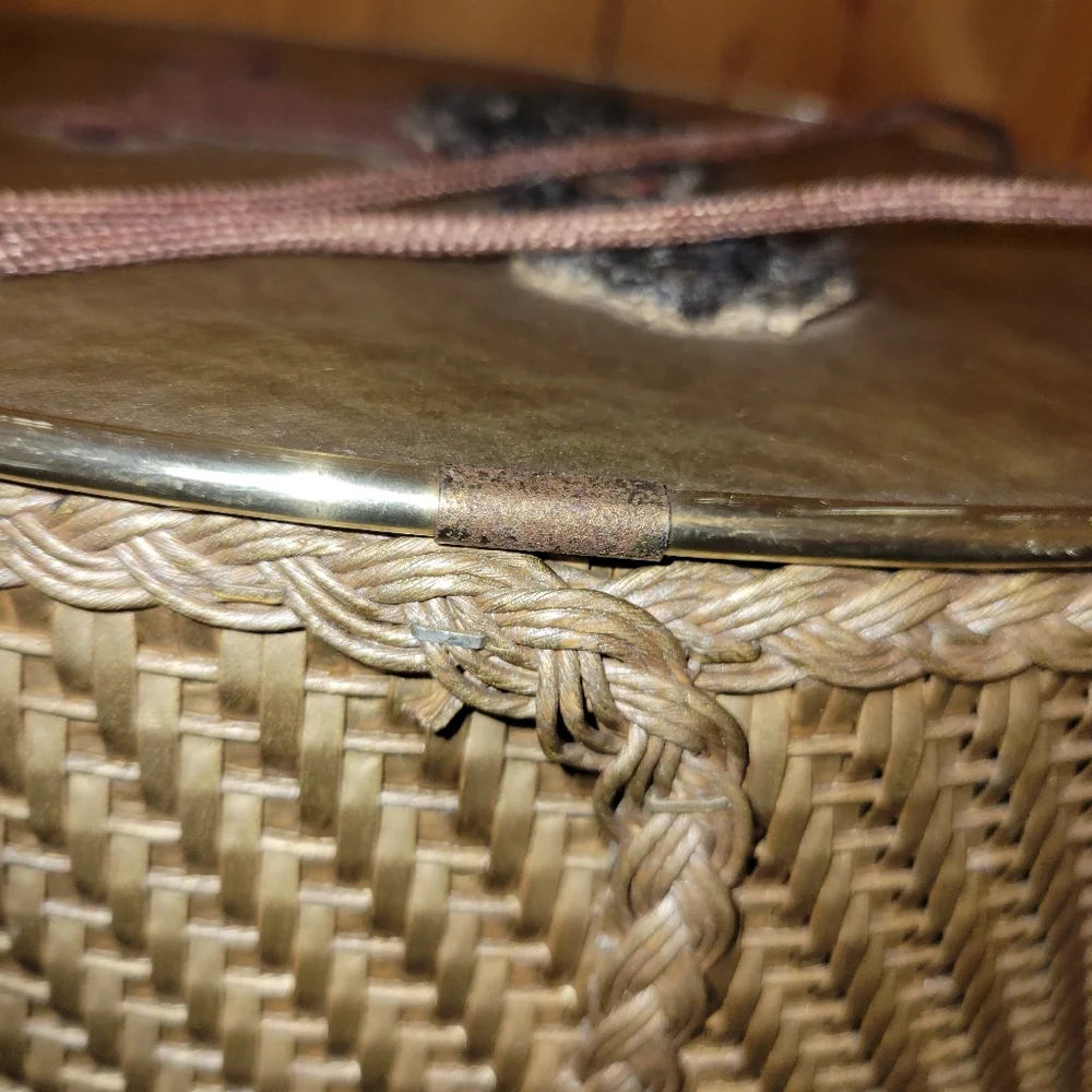 Vintage Princess Poodle Oval Sewing Basket - Picture 8 of 15
